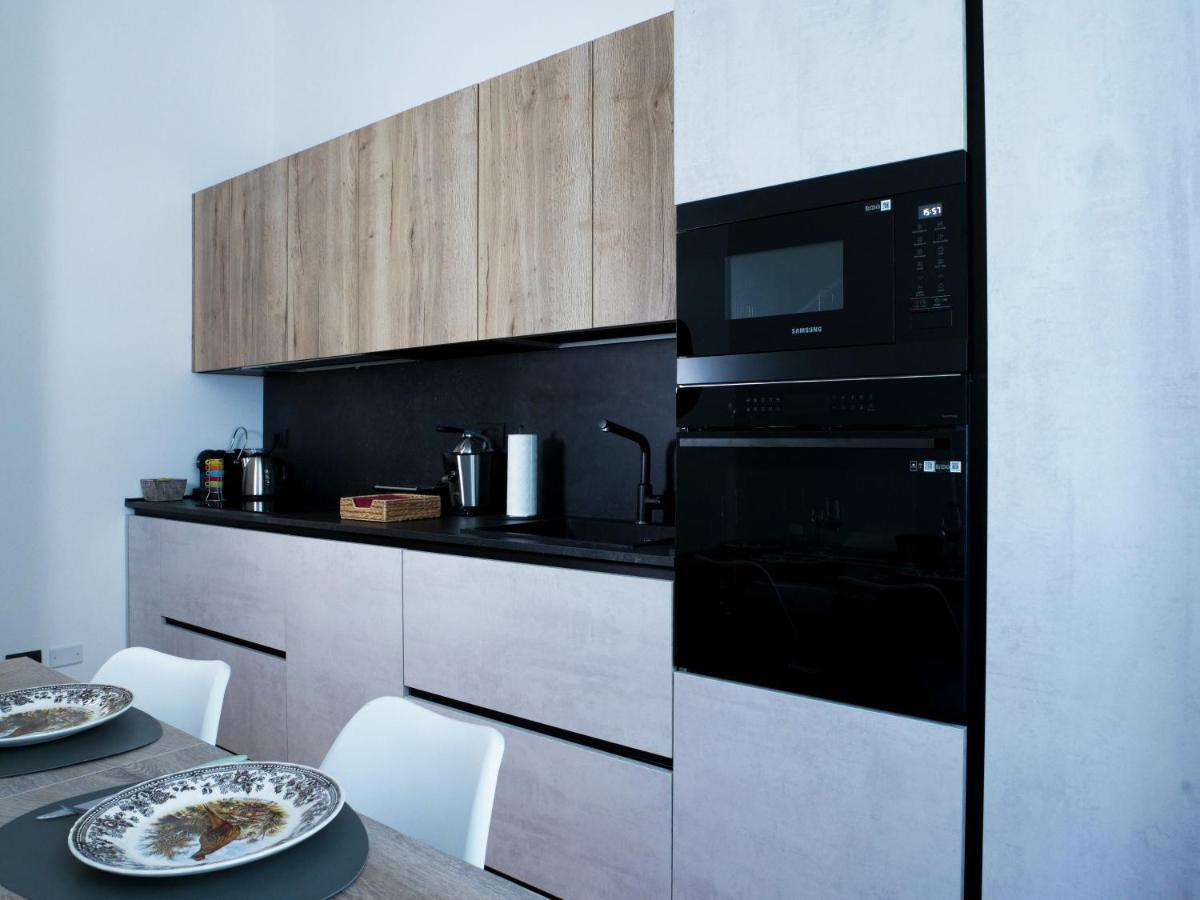 Wonderful Downtown Apartment-Hd Netflix, King-Size Bed, Two Minutes' Walk From Metro Milano Esterno foto
